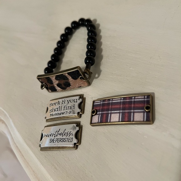 Plunder black bracelet - Picture 1 of 1